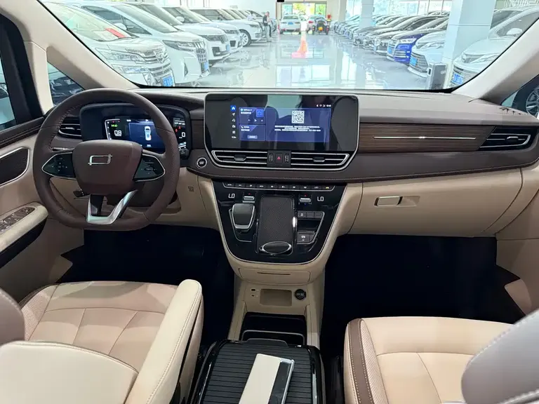 Besturn M9 2.0 T Premium