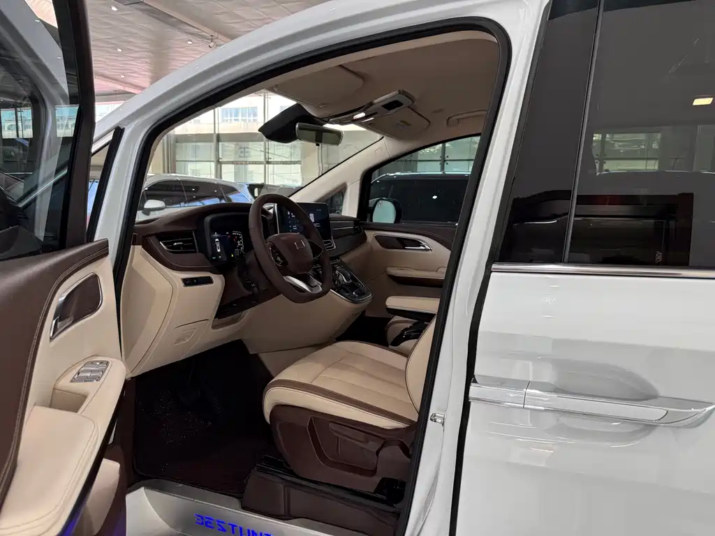 Besturn M9 2.0 T Premium