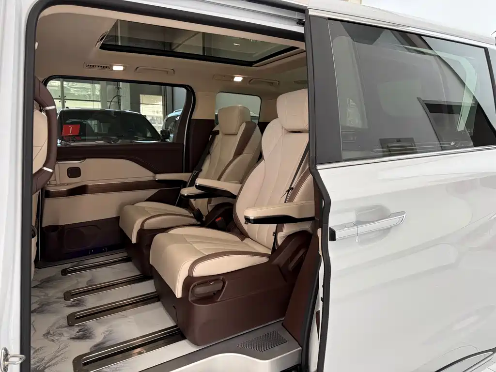 Besturn M9 2.0 T Premium