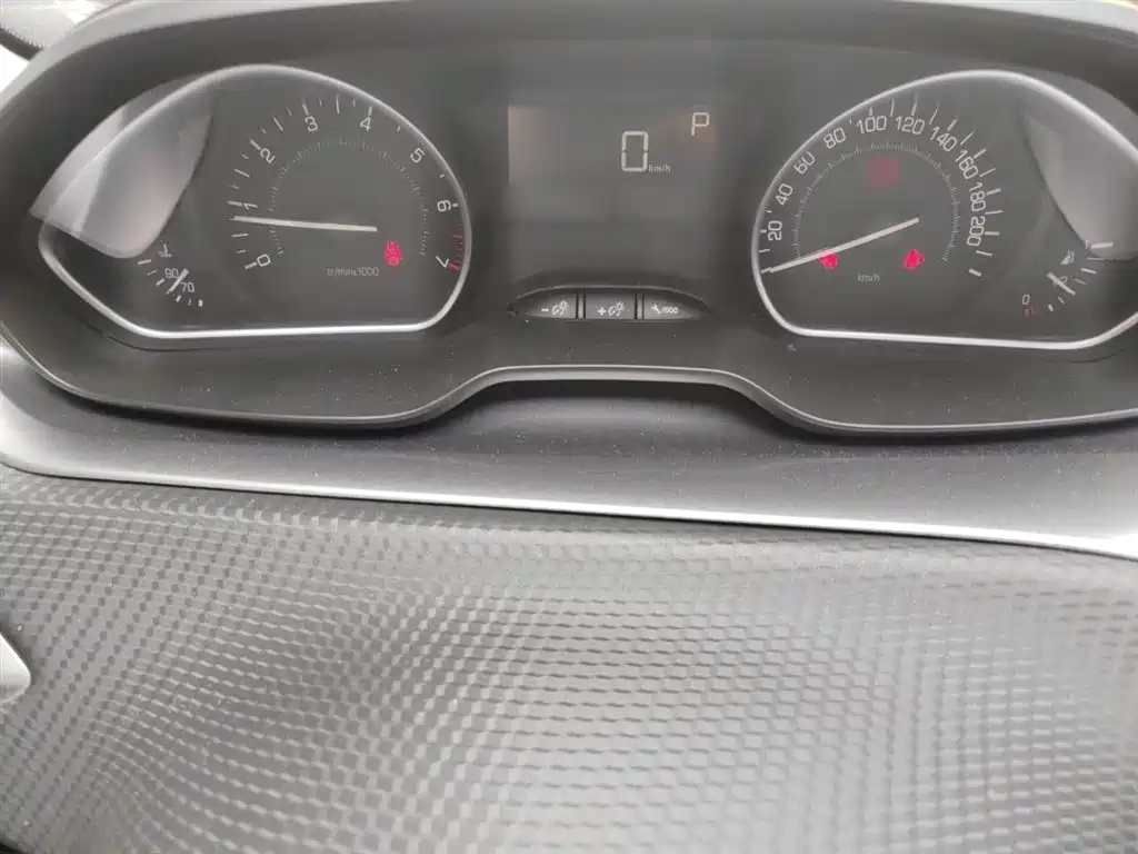 Peugeot 2008 2014 1.6 L Auto Fashion