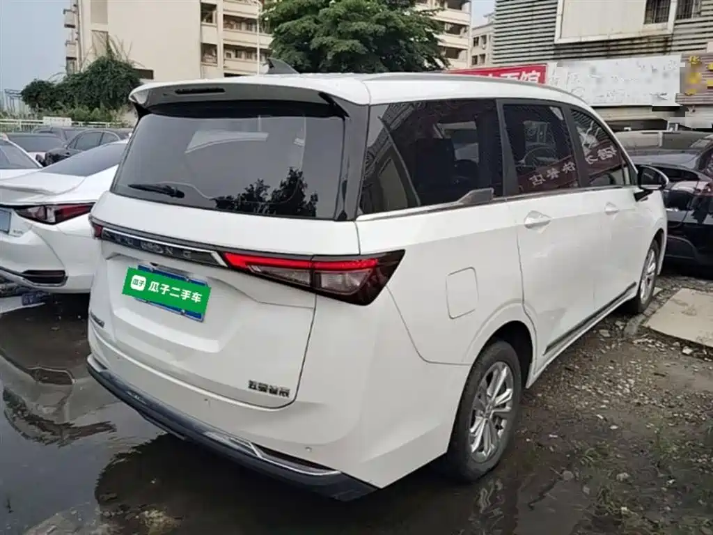 Wuling Jiachen 1.5 T CVT Smart Enjoyment Luxury