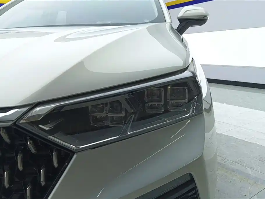 Besturn T77 230 TID Auto Luxury CN-V