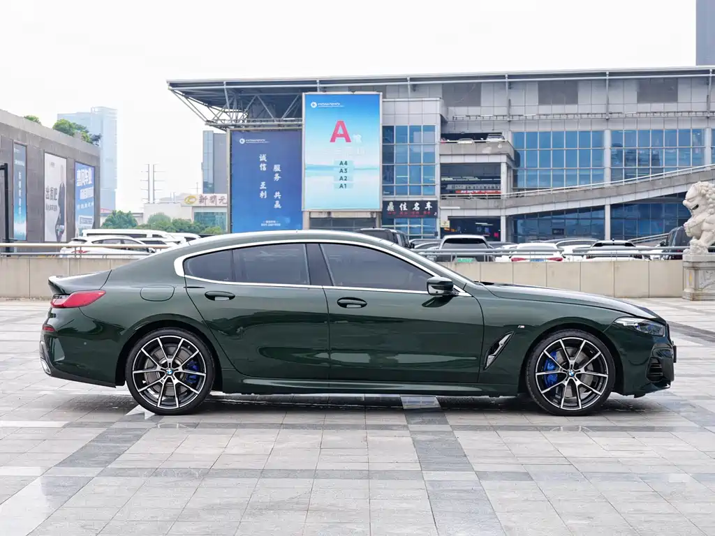 BMW 8 Series 840 i xDrive 4-door Coupe M Sport Package