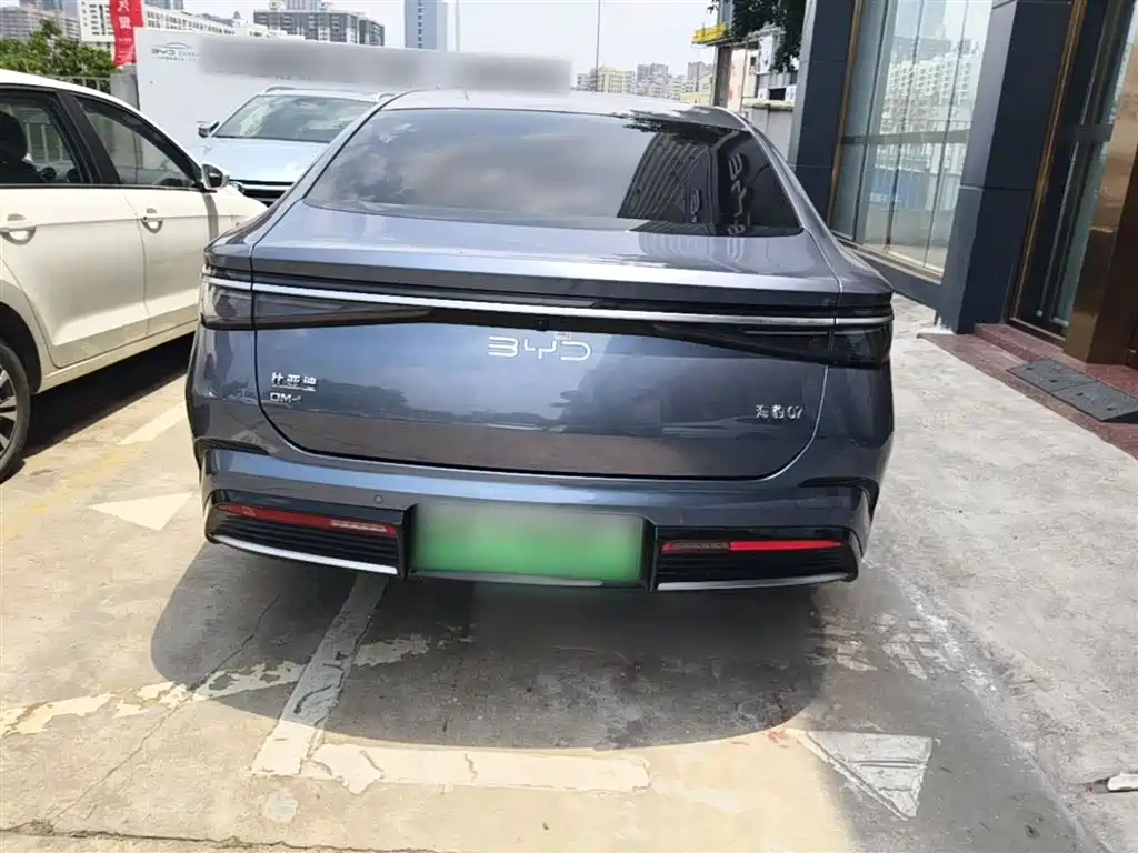 Seal 07 DM-i DM-i 1.5 L 125 km Luxury