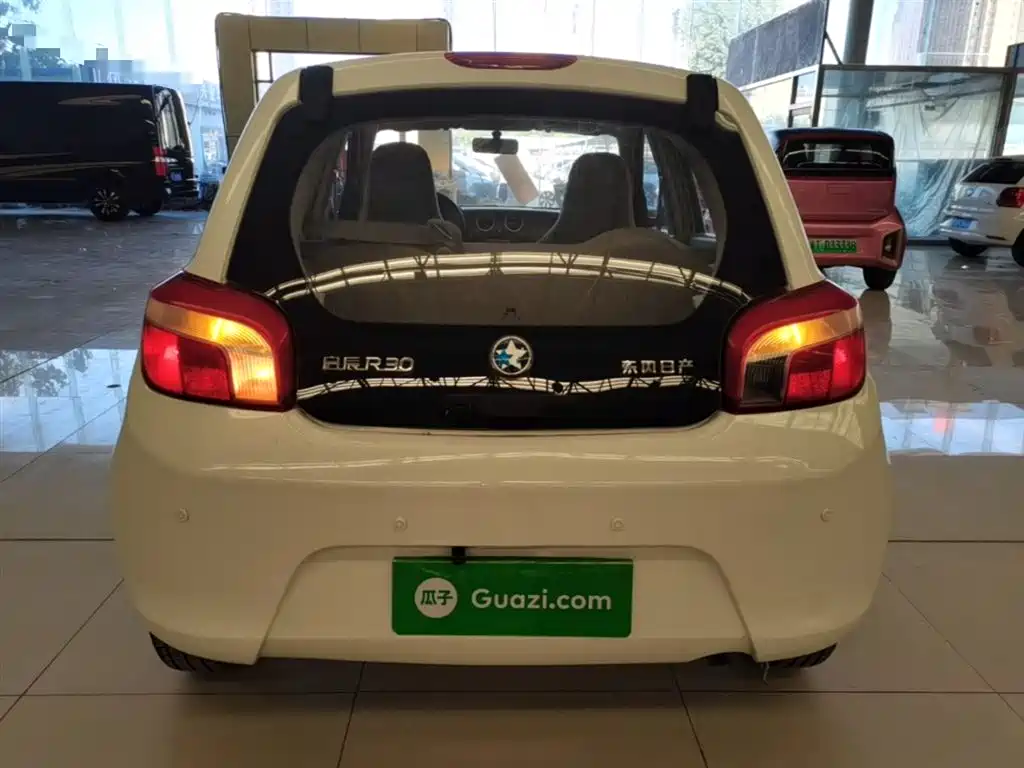 Venucia R30 1.2 L Manual Enjoyment