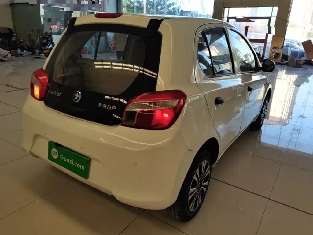 Venucia R30 1.2 L Manual Enjoyment