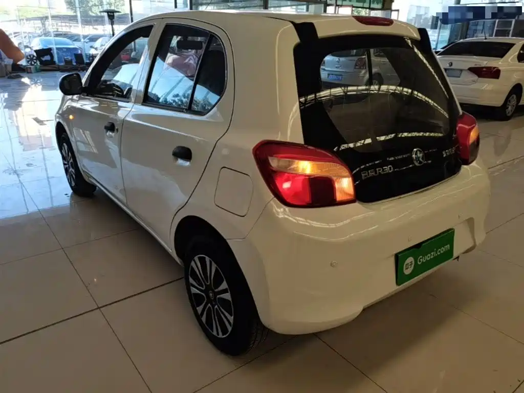 Venucia R30 1.2 L Manual Enjoyment