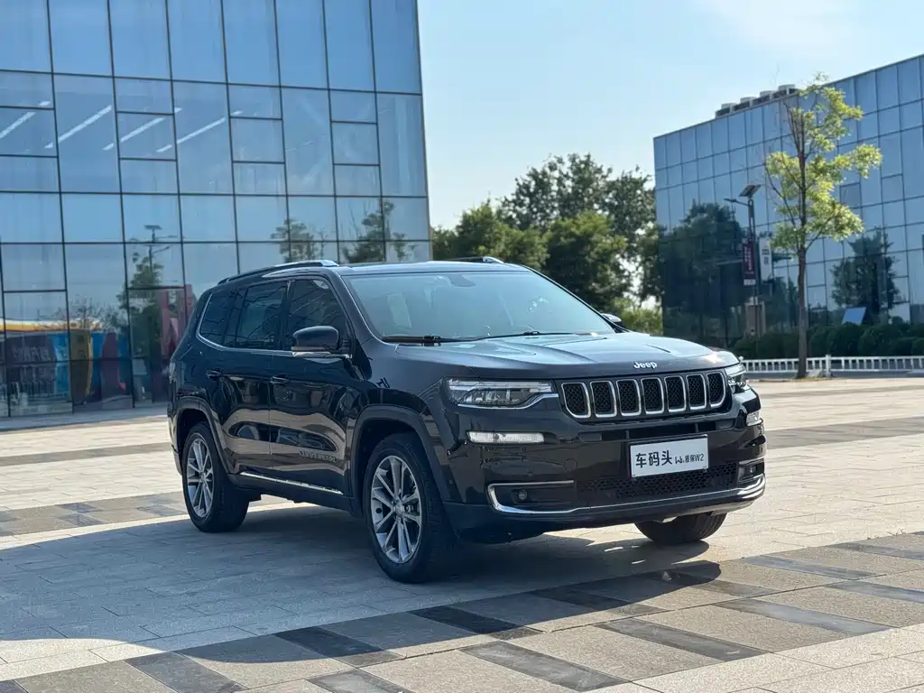 Commander 2.0 T 4 WD Premium Enjoyment CN-V
