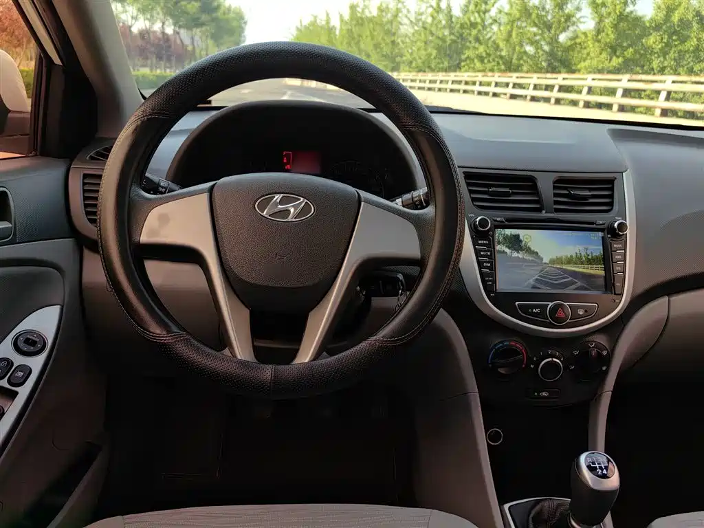 Accent 1.4 L Manual Intelligent GLS