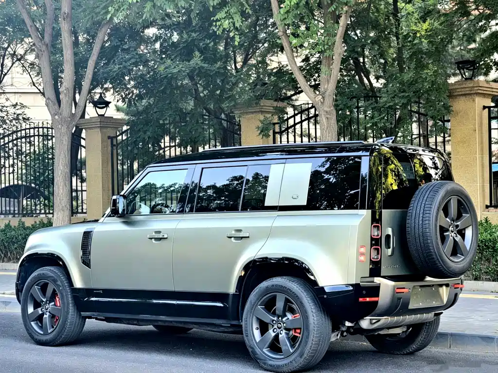 Land Rover Defender Facelift 110 3.0 T P400 X