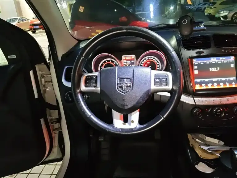 Dodge Journey 2.4 L 2 WD Premium Style