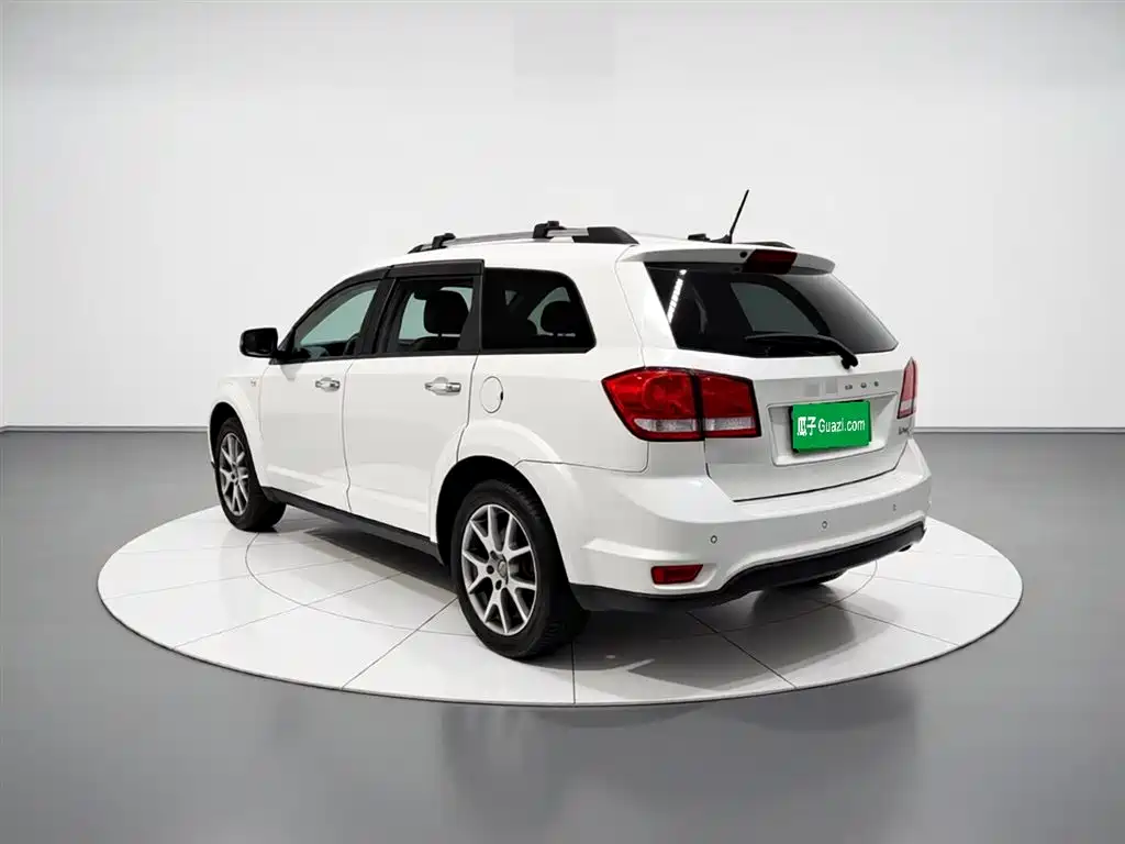 Journey 2.4 L 2 WD Premium Style