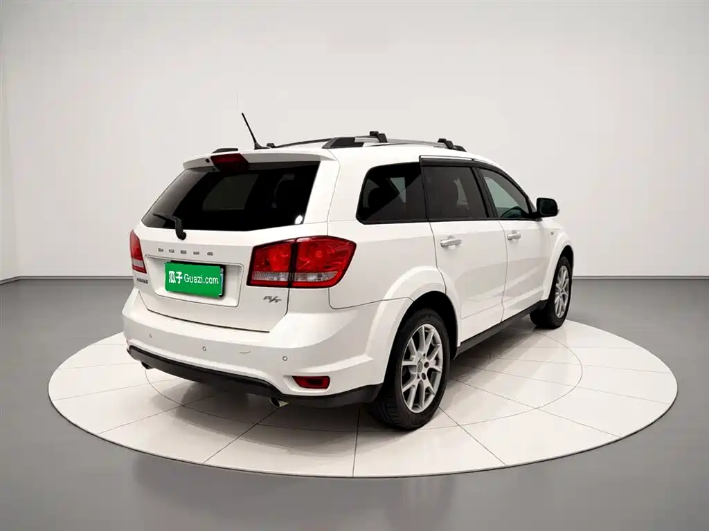 Journey 2.4 L 2 WD Premium Style