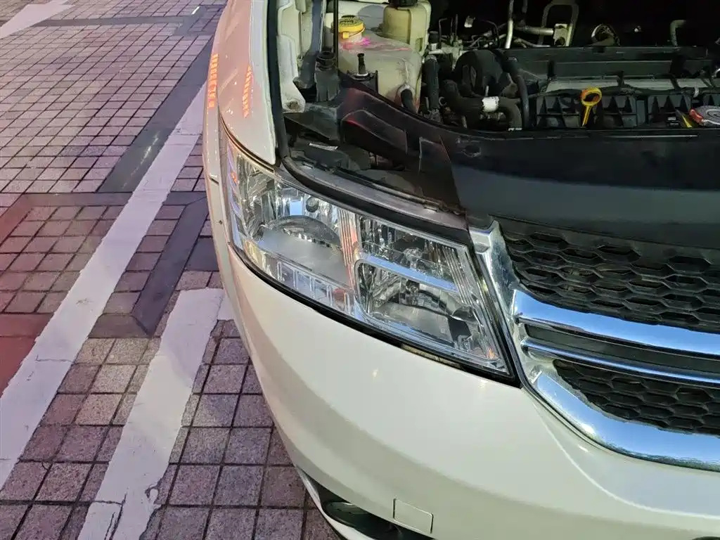 Journey 2.4 L 2 WD Premium Style