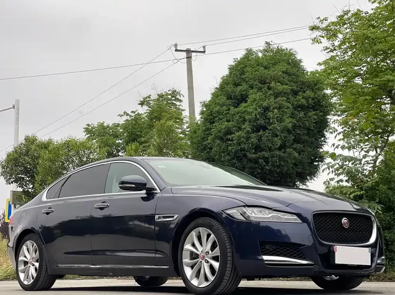 Jaguar XFL XFL 2.0 T 250 PS 2 WD Luxury