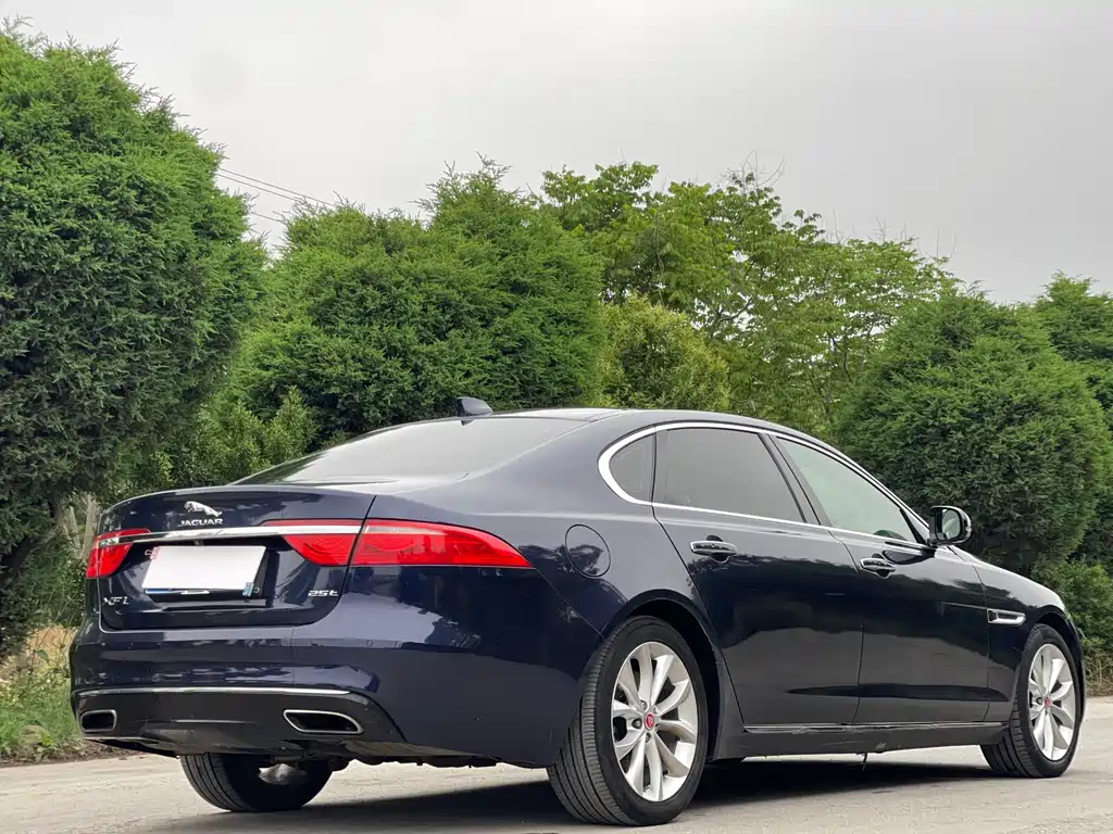 Jaguar XFL XFL 2.0 T 250 PS 2 WD Luxury