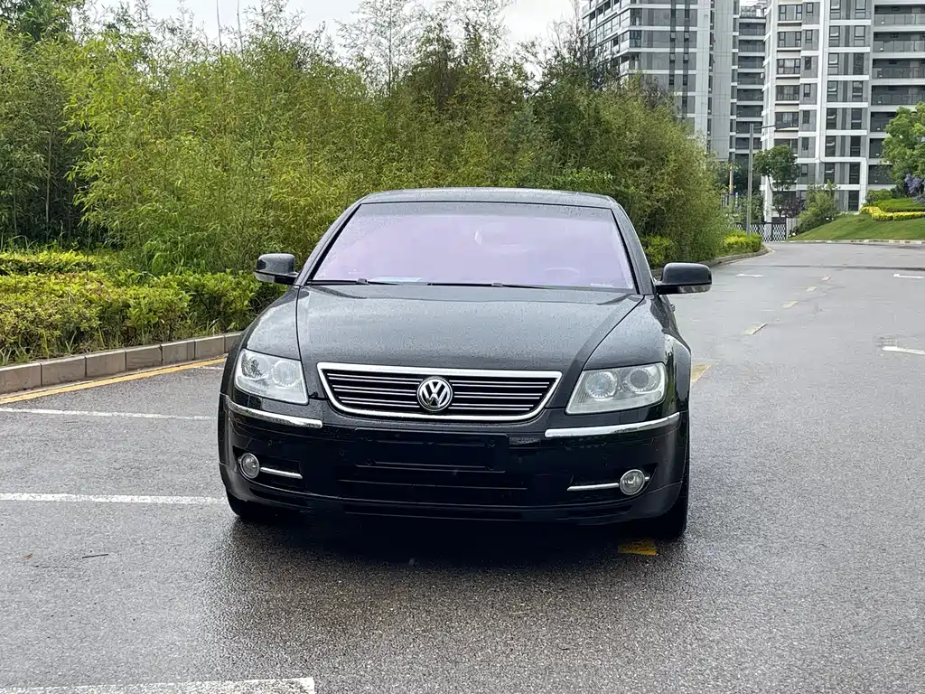 Phaeton 4.2 L V8 4-seat Extended Executive