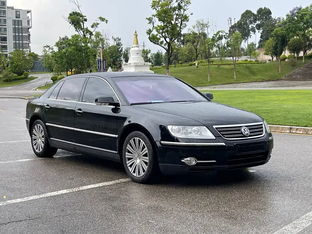 Phaeton 4.2 L V8 4-seat Extended Executive