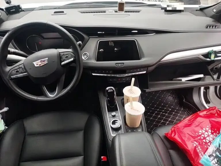 Cadillac XT4 28 T 2 WD Luxury