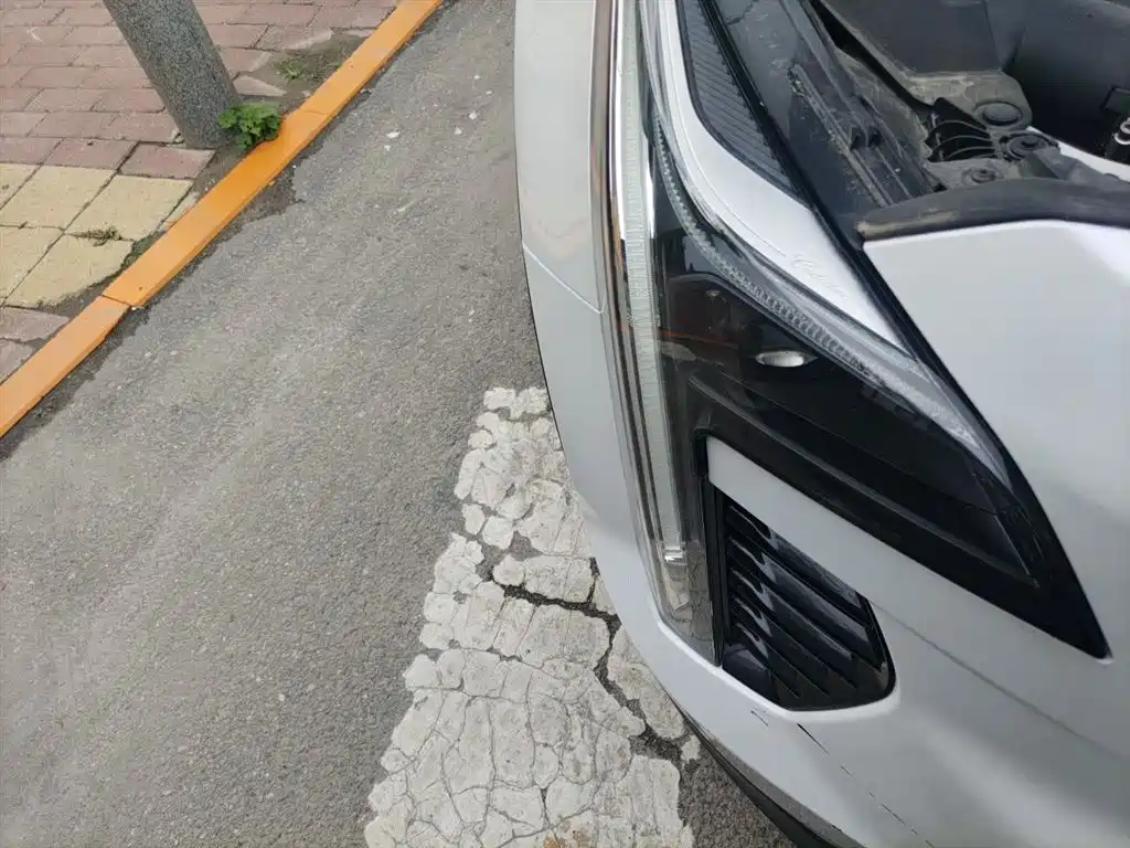 Cadillac XT4 28 T 2 WD Luxury
