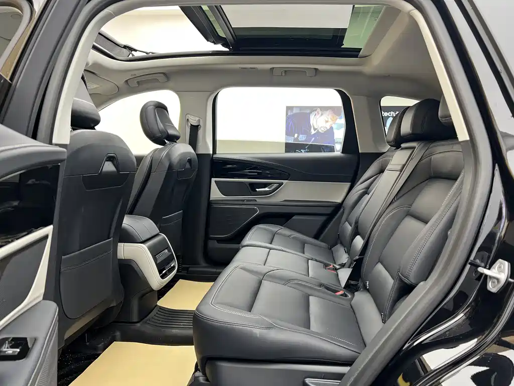Nautilus 2.0 T 4 WD Premium