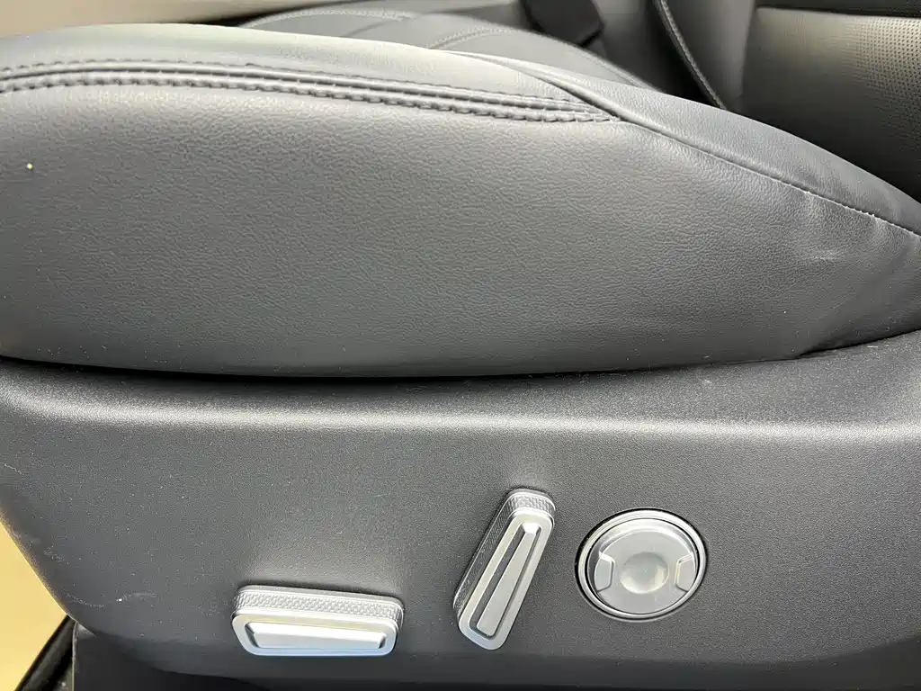 Nautilus 2.0 T 4 WD Premium