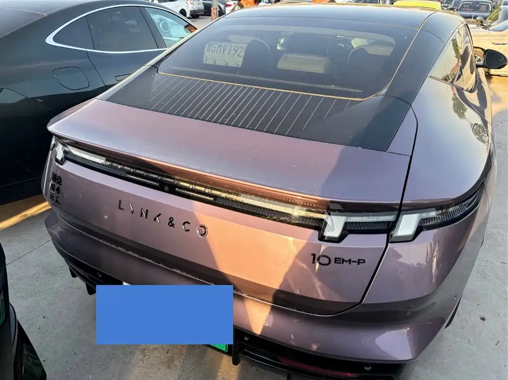 Lynk & Co 10 EM-P 240 4 WD Ultra Sport H7