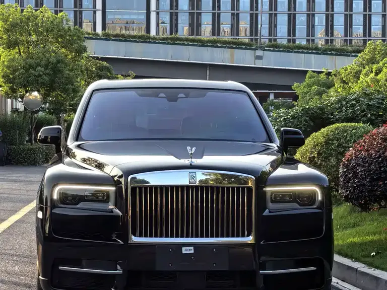 Rolls-Royce Cullinan 4-seat