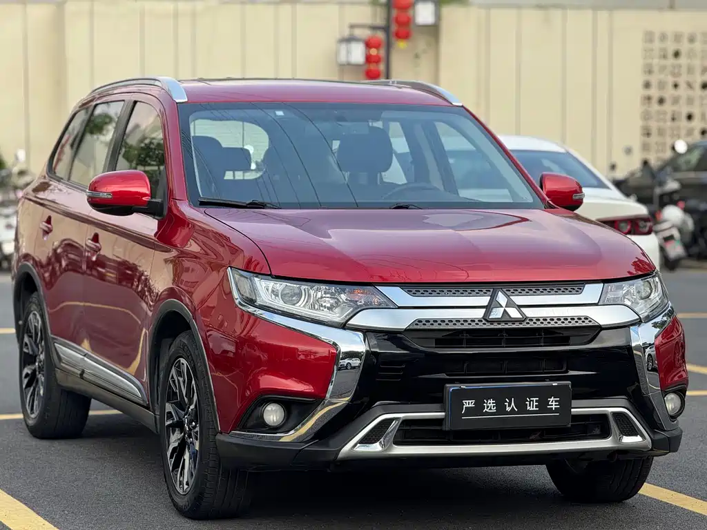 Outlander 2.0 L 2 WD Smooth Enjoyment 5-seat CN-VI