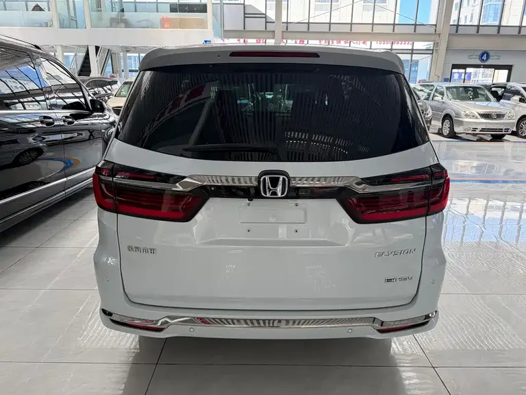 Honda Elysion 2.0 L e:HEV Luxury