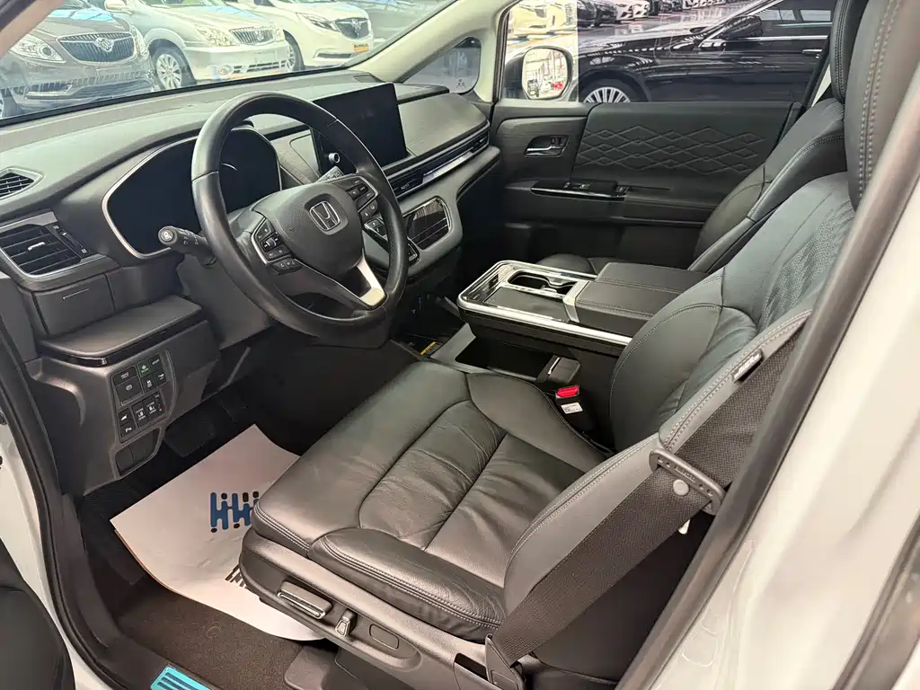 Elysion 2.0 L e:HEV Luxury