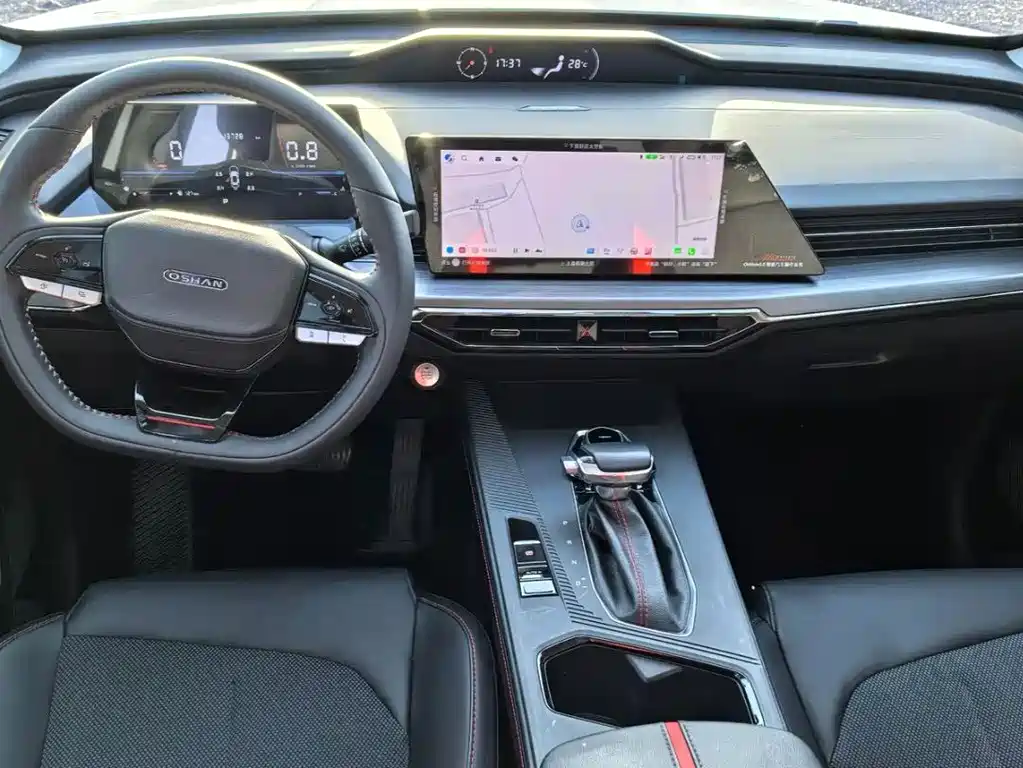 Changan Oshan Z6 Blue Whale 1.5 T DCT Smart Enjoyment