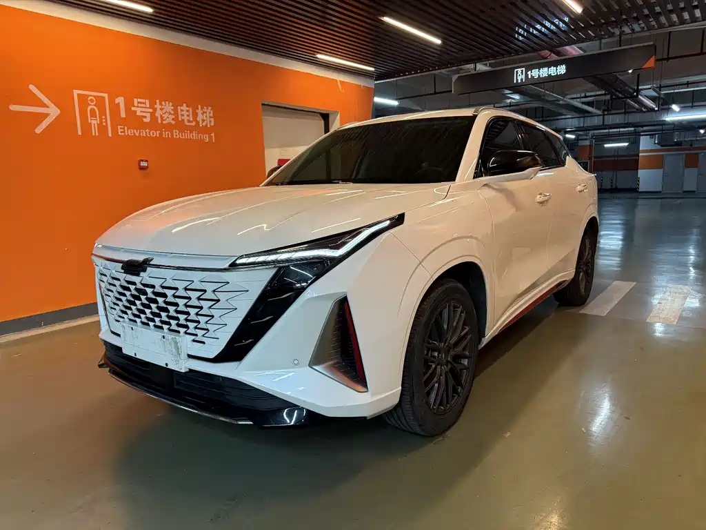 Changan Oshan Z6 Blue Whale 1.5 T DCT Smart Enjoyment