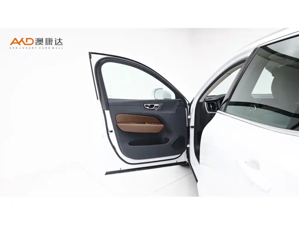 Volvo XC60 沃尔沃XC602019款 T5 四驱智远版 国V