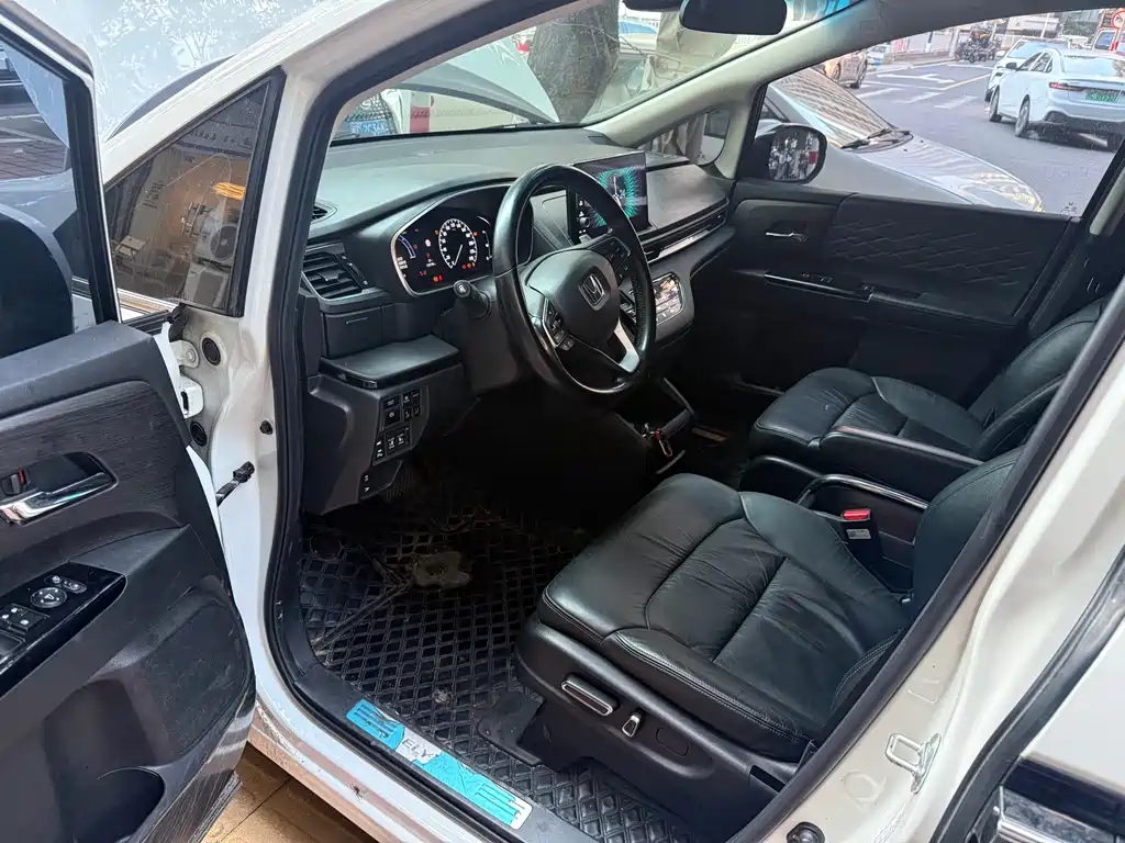 Elysion 2.0 L e:HEV Luxury