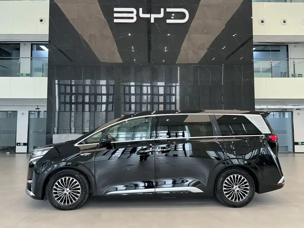 Denza D9 DM-i Smart Drive 1020 4 WD Flagship