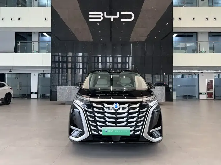 Denza D9 DM-i Smart Drive 1020 4 WD Flagship