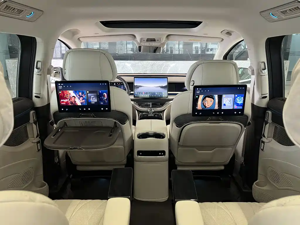 Denza D9 DM-i Smart Drive 1020 4 WD Flagship