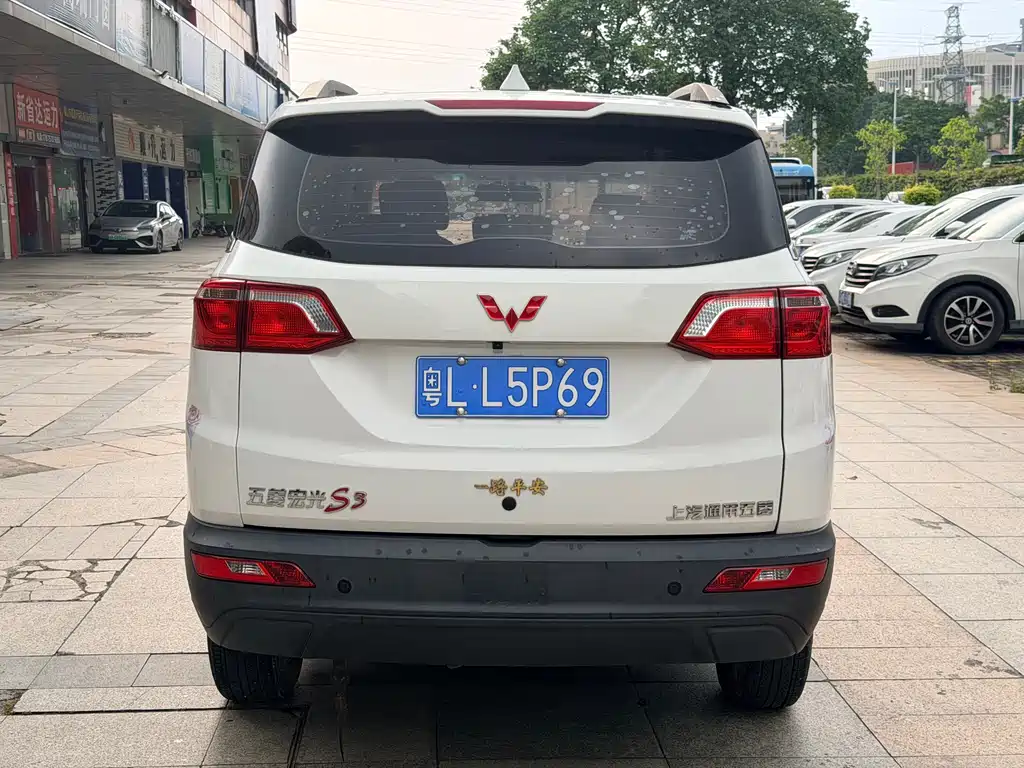 Wuling Hongguang S3 1.5 L Manual Comfort CN-VI