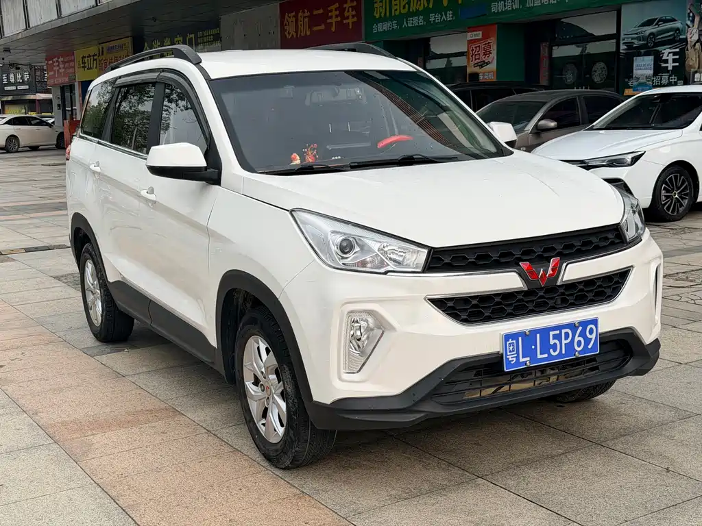 Wuling Hongguang S3 1.5 L Manual Comfort CN-VI