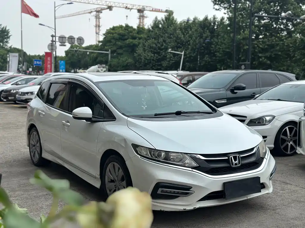 Jade 1.8 L Auto Comfort 5-seat