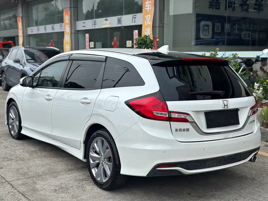 Jade 1.8 L Auto Comfort 5-seat