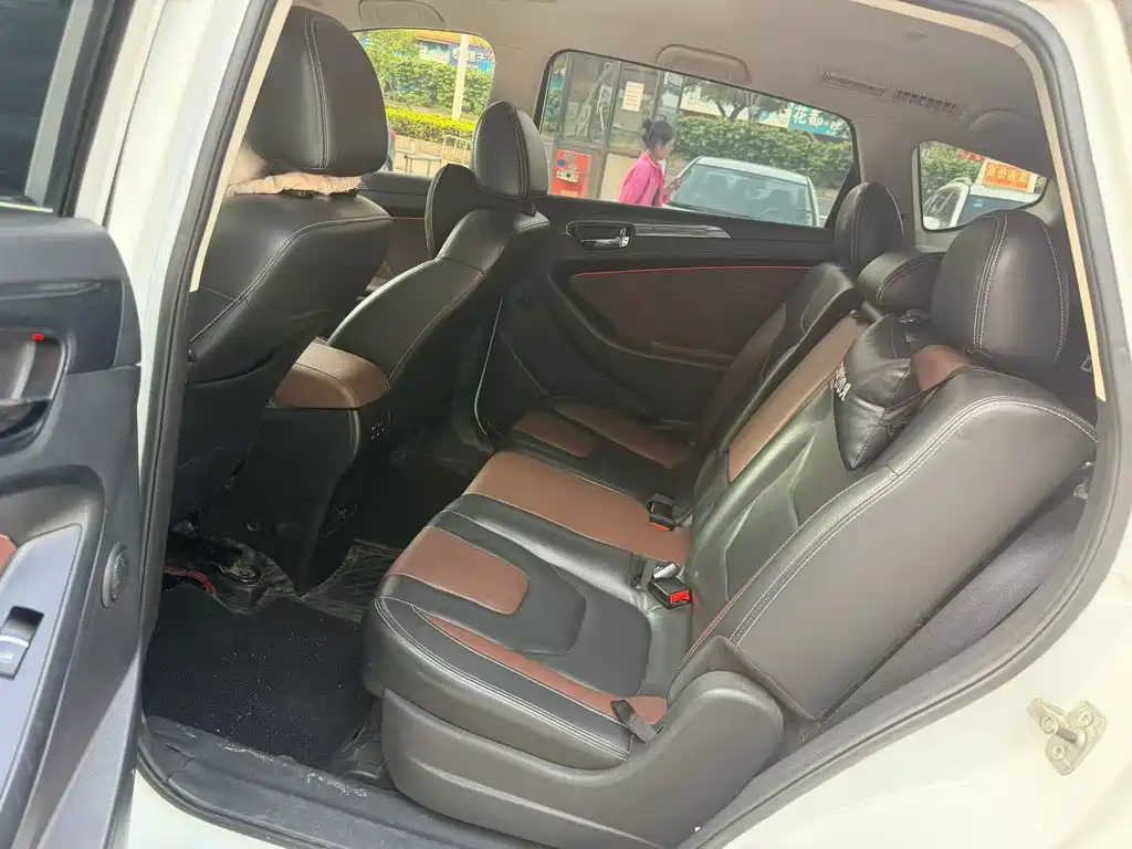 Fengguang 580 1.5 T CVT Luxury