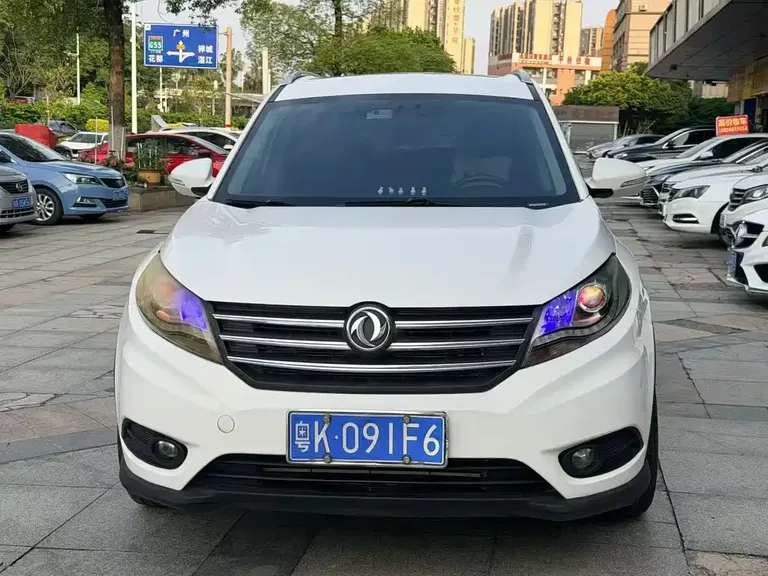 Dongfeng Fengguang 580 1.5 T CVT Luxury