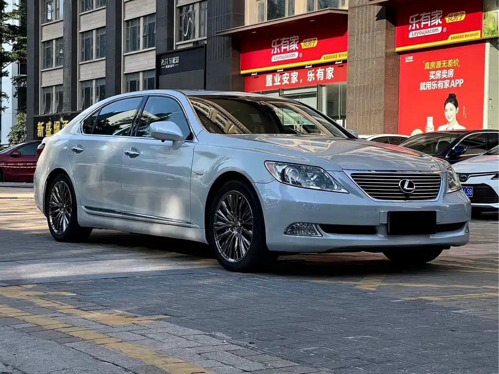 Lexus LS 460 L Distinguished