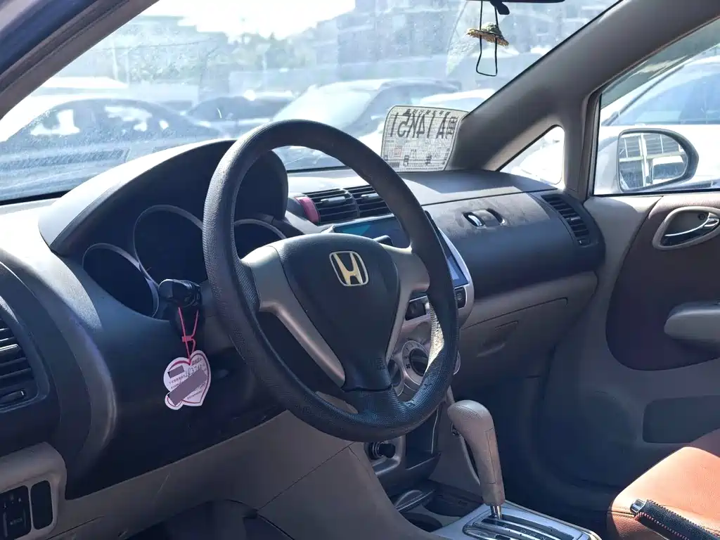 City (Sidi) 1.5 L Auto Luxury
