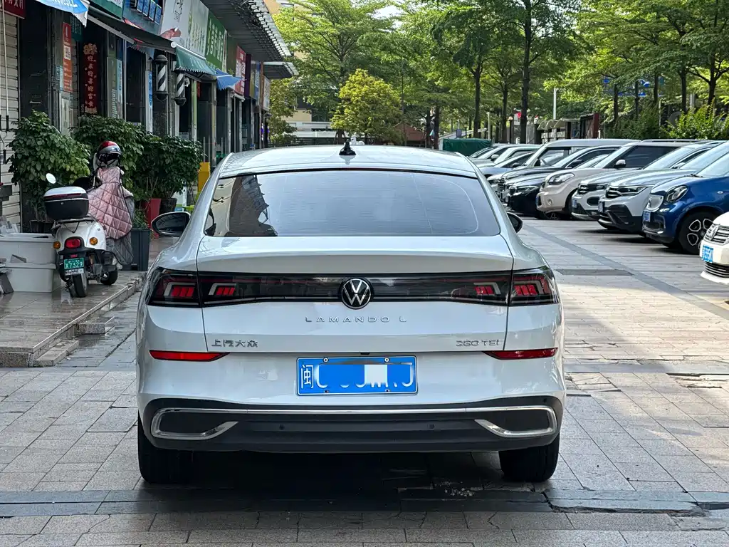 Lamando Lamando L 280 TSI DSG Dazzle Hot