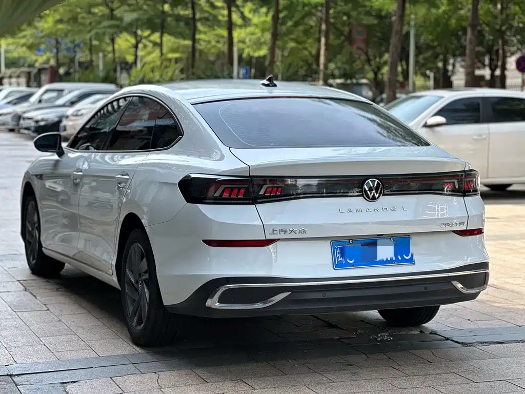 Lamando Lamando L 280 TSI DSG Dazzle Hot