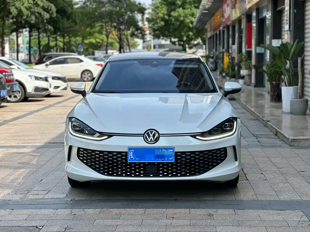 Lamando Lamando L 280 TSI DSG Dazzle Hot