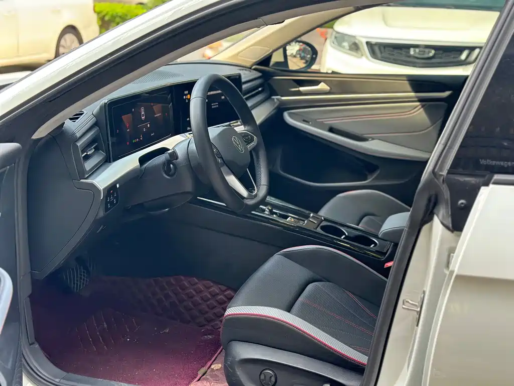 Lamando Lamando L 280 TSI DSG Dazzle Hot